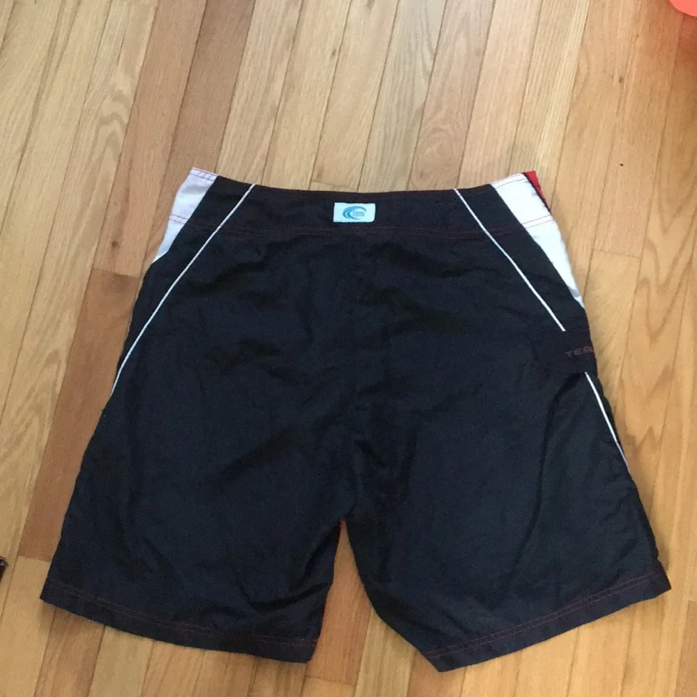 Teal Cove Black/White/Red Board Shorts Size:32 EUC